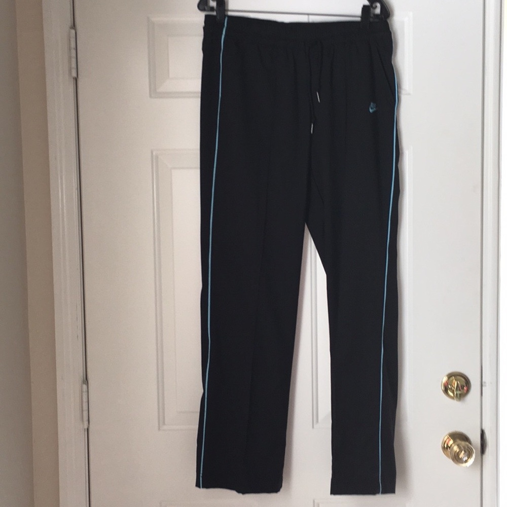 Nike Sportswear-Ladies Pants Size Medium